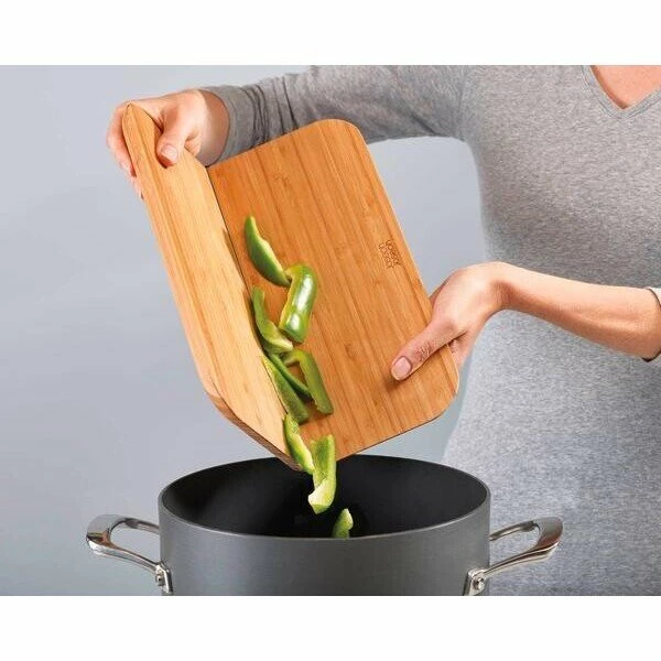 Joseph Joseph Schneidebrett 33x27 Cm Chop2Pot Bambus 4 Joseph Joseph Schneidebrett 33x27 Cm Chop2Pot Bambus – Bild 2